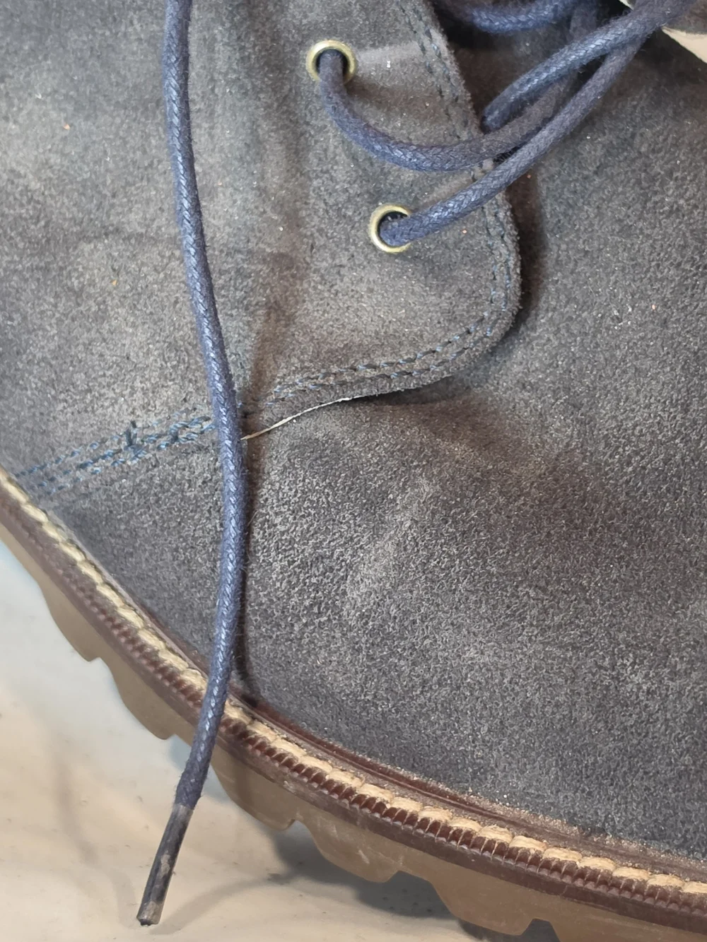 Banana Republic Suede Chukka Boots Men's Size 11 Gray Vibram Lug Sole Gorpcore